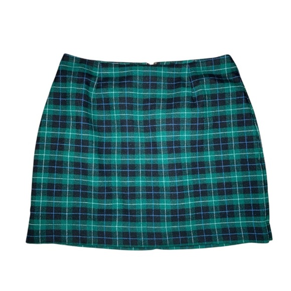 Old Navy Green and Black Plaid Mini Skirt Size 4 | Preppy Flannel Holiday Y2K - Picture 1 of 10